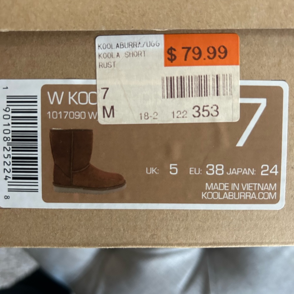 Boots - Picture 3 of 3